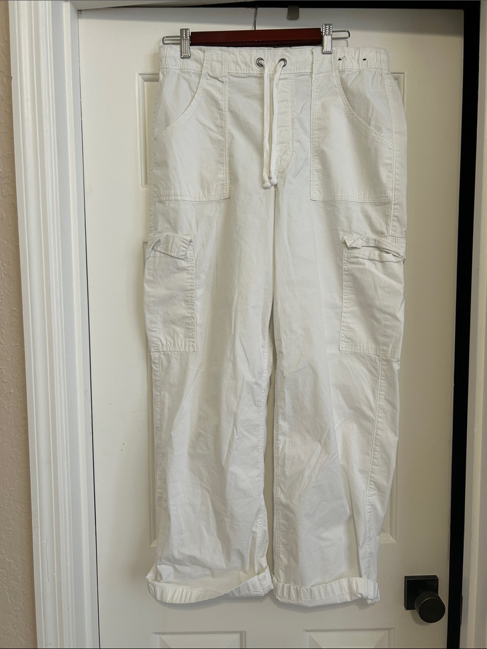 Hollister White Wide-Leg Cargo Pants